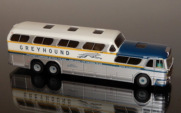 GMC PD-4501 Scenicruiser